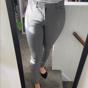 Old Navy Black and White Houndstooth Skinny Pants